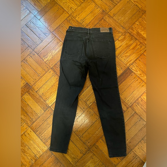 Madewell 9inch High Rise Skinny Jeans in black - Picture 5 of 7